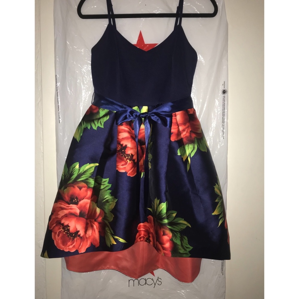 Juniors' Floral Satin High-Low Dress. Size 9/10